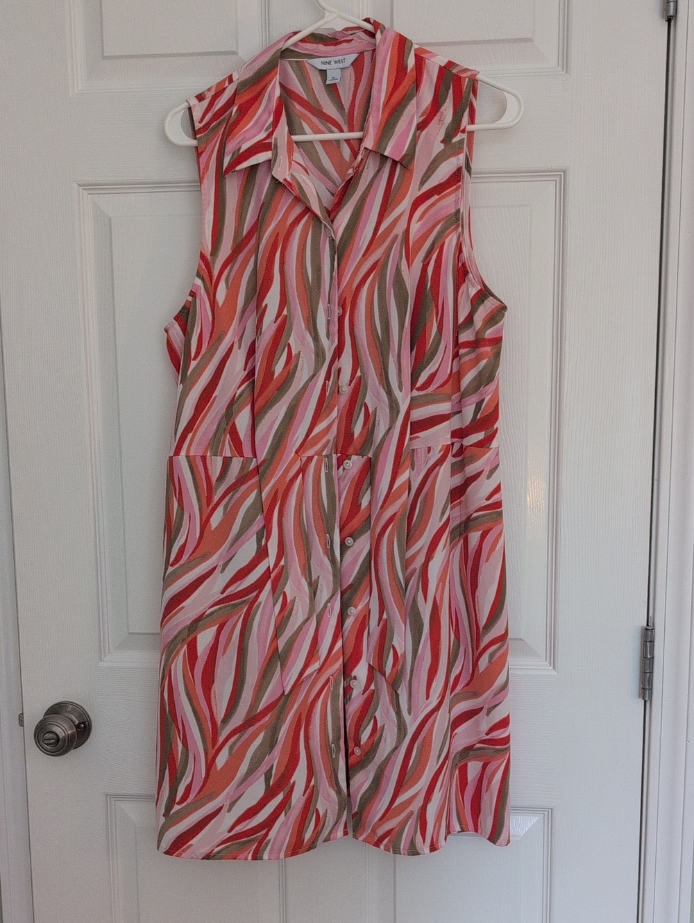 Nine West Coral Pink Wavy Print Sleeveless Shirt Dress